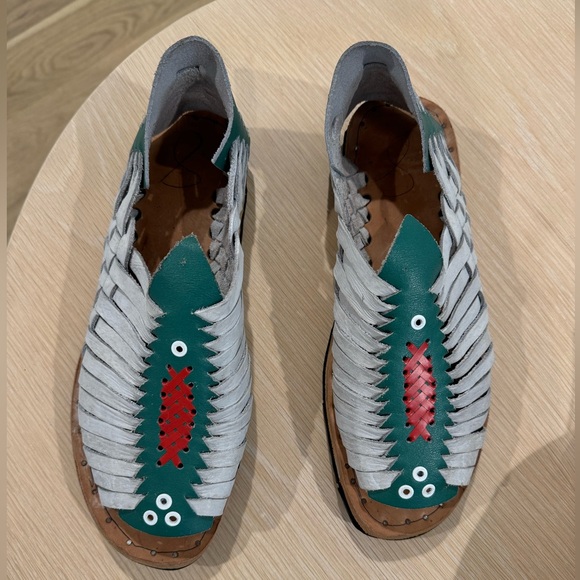 NEW Mexican Huaraches - white green and red, size 8 men’s - Picture 8 of 9